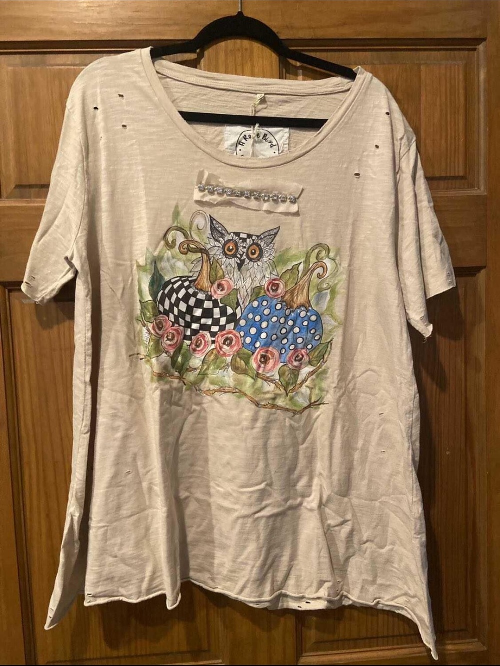 NWT! A Rare Bird Whimsical Owl & pumpkin distressed Graphic Tee